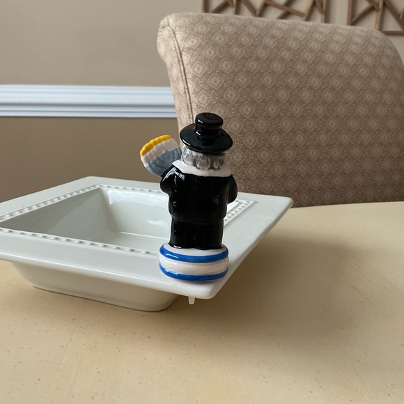 OY! Happy Hanukkah Rabbi Platter Decoration 🕎 - Picture 3 of 6